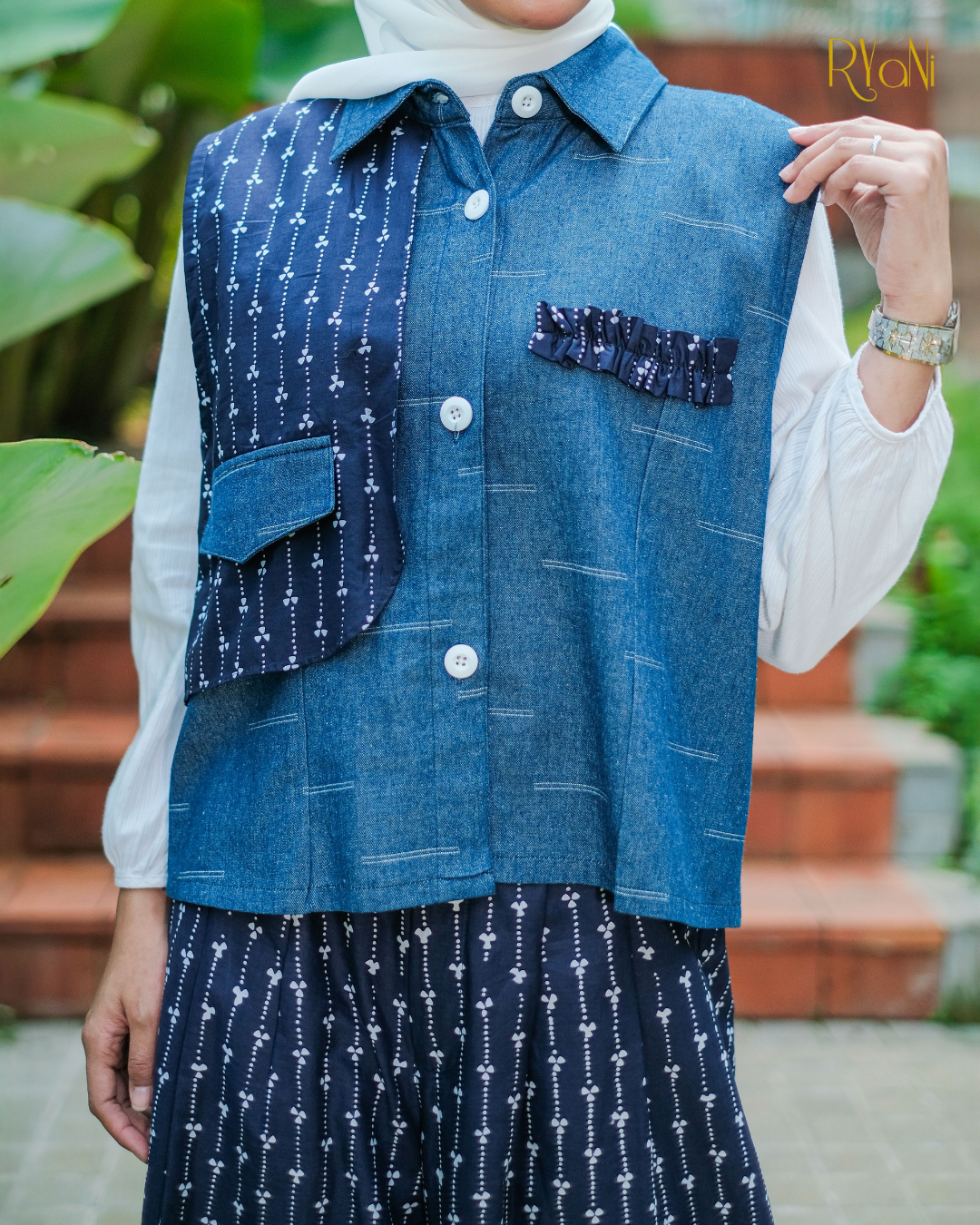 Leva Vest
